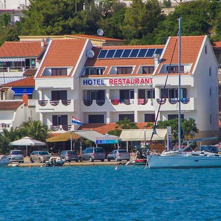 House Hotel Plava Laguna Tisno Zewnętrze zdjęcie