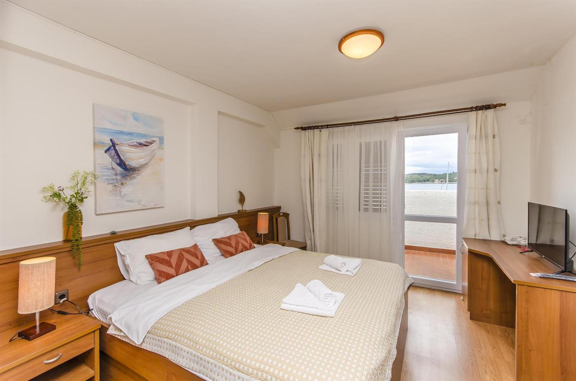 House Hotel Plava Laguna Tisno Zewnętrze zdjęcie