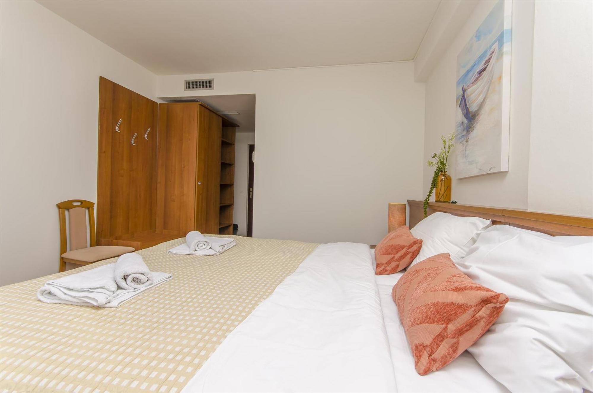 House Hotel Plava Laguna Tisno Zewnętrze zdjęcie