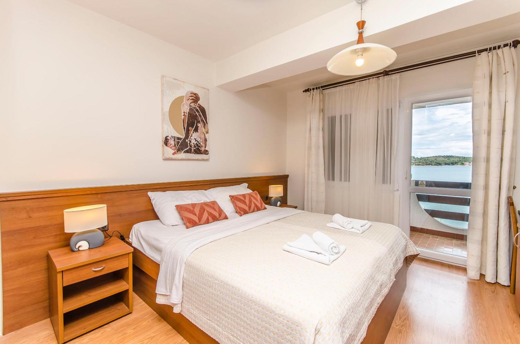 House Hotel Plava Laguna Tisno Zewnętrze zdjęcie