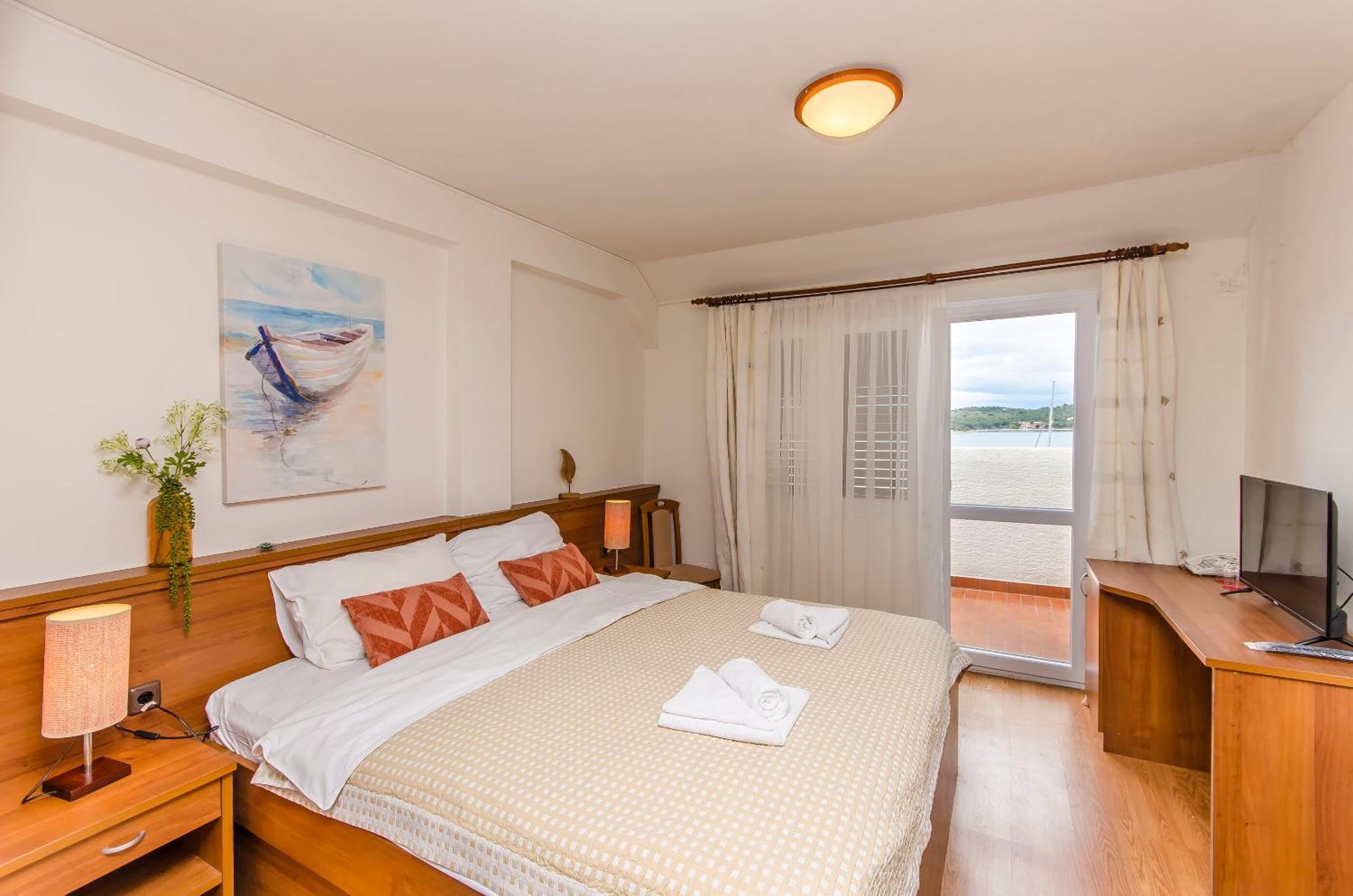 House Hotel Plava Laguna Tisno Zewnętrze zdjęcie