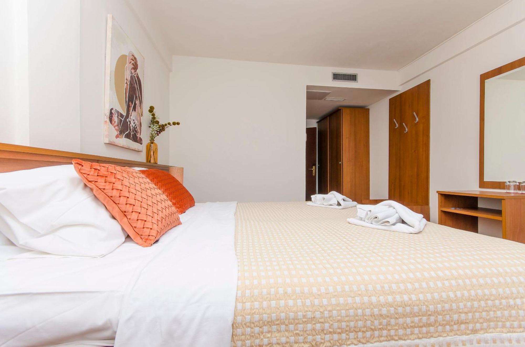 House Hotel Plava Laguna Tisno Zewnętrze zdjęcie