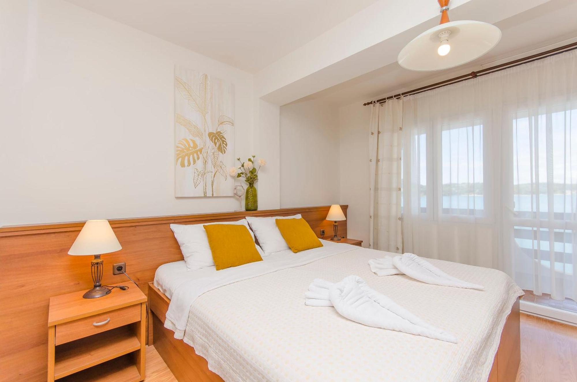 House Hotel Plava Laguna Tisno Zewnętrze zdjęcie