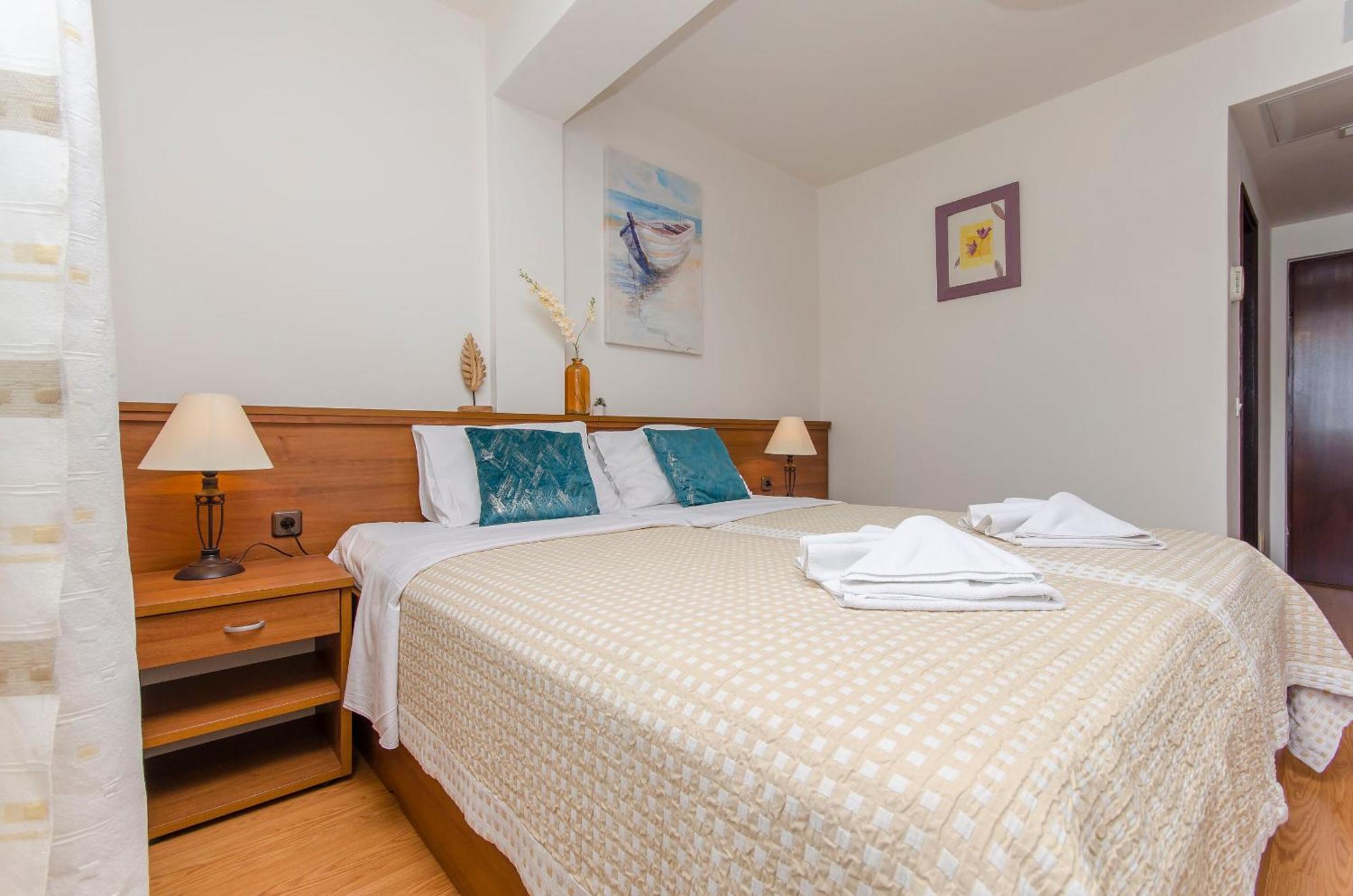 House Hotel Plava Laguna Tisno Zewnętrze zdjęcie