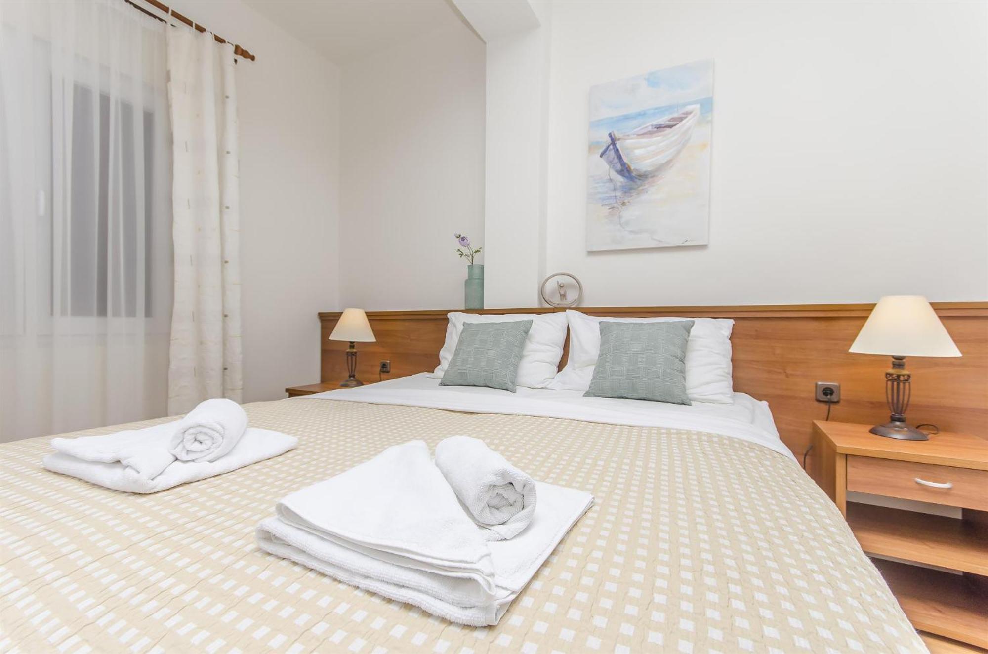House Hotel Plava Laguna Tisno Zewnętrze zdjęcie